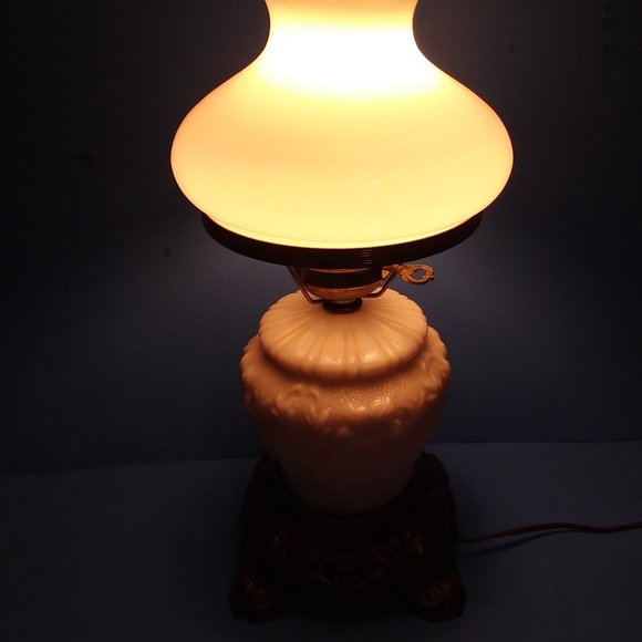 Antique Working Victorian Electric Oil GWTW Milk Glass Mushroom Shade Table Lamp - Picture 7 of 11